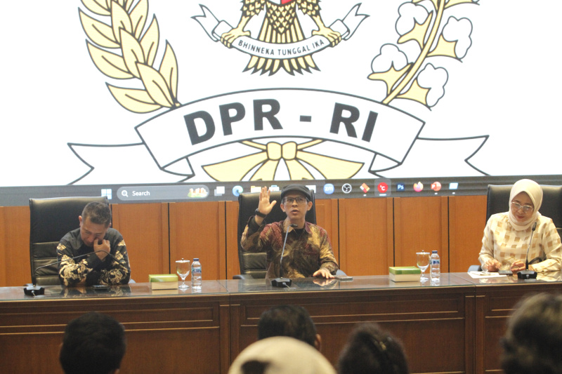 Koordinatoriat Wartawan Parlemen gelar diskusi Dialektika Demokrasi dengan tema"Jaga Stabilitas Nasional Pasca Pilpres (Ashar/SinPo.id)