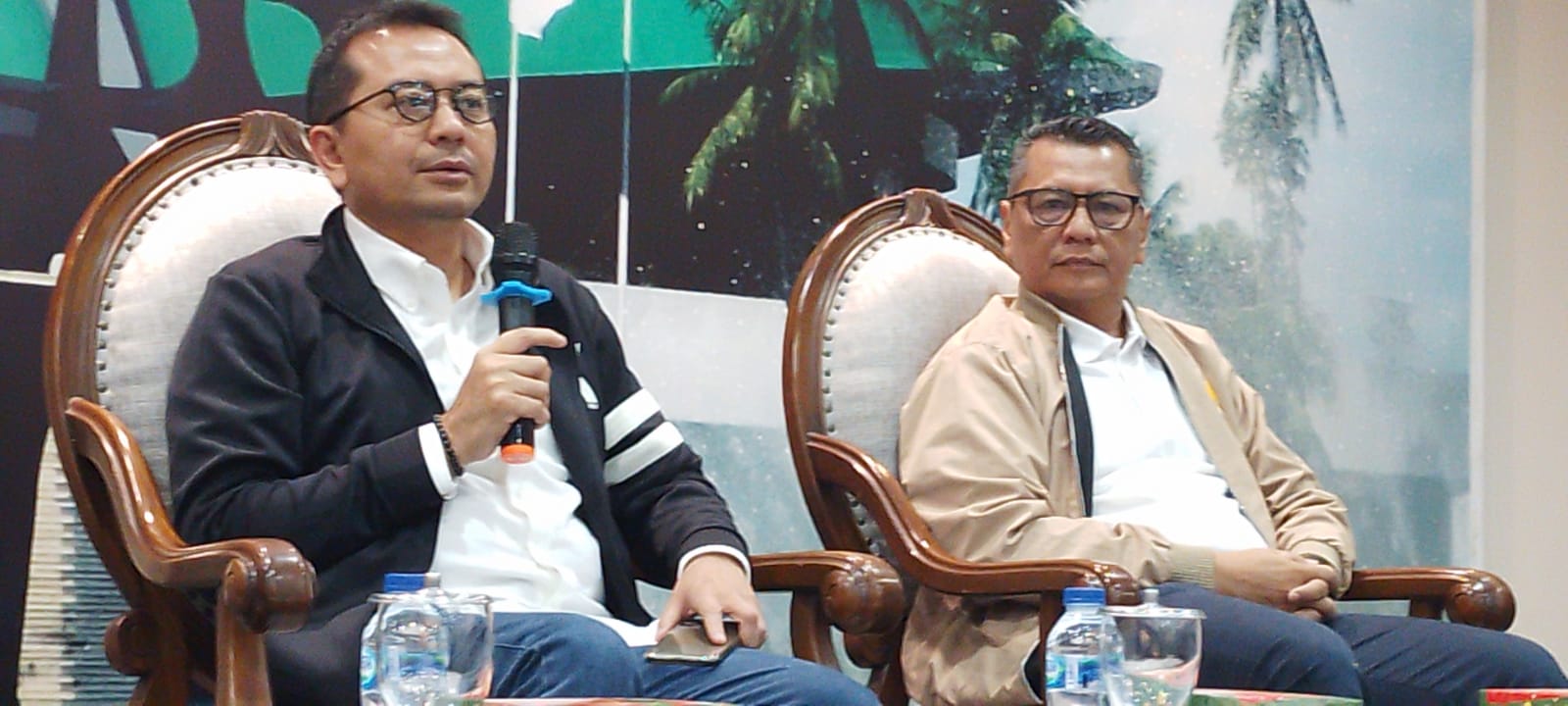 Koordinatoriat Wartawan Parlemen menggelar diskusi Harapan Kemajuan Sepak Bola Dengan Nahkoda Baru PSSI (Ashar/SinPo.id)