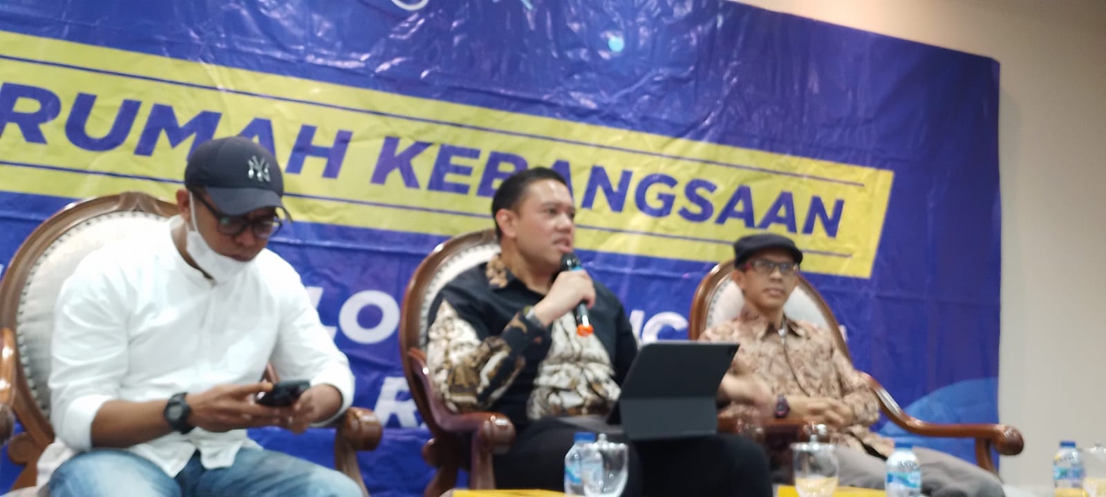 Koordinatoriat Wartawan Parlemen menggelar diskusi Sistem Pemilu dan Masa Depan Demokrasi Pancasila (Ashar/SinPo.id)