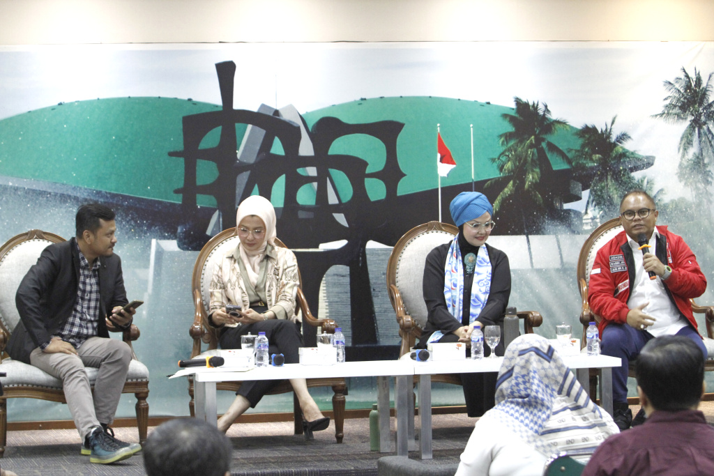 Koordinatoriat Wartawan Parlemen menggelar diskusi Dialektika Demokrasi dengan tema Caleg Artis Dongkrak Hemogoni Politik (Ashar/SinPo.id)