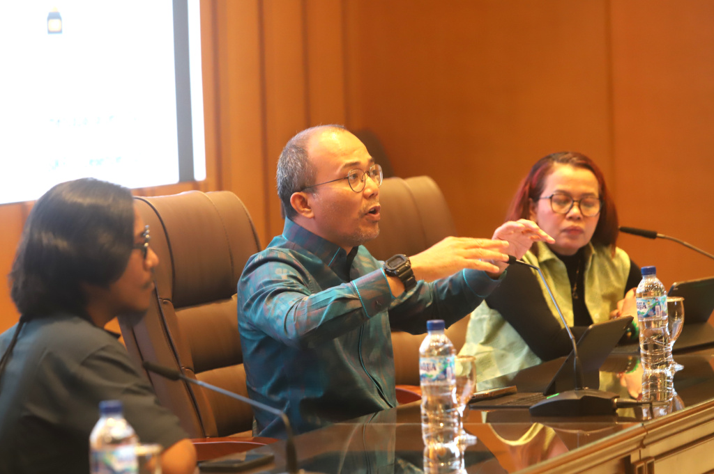 Koordinatoriat Wartawan Parlemen menggelar diskusi Mendorong UMKM Naik Kelas (Ashar/SinPo.id)
