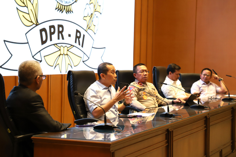 Koordinatoriat Wartawan Parlemen gelar diskusi" Peran DPR Pastikan Mudik Aman, Silahturahmi Nyaman" (Ashar/SinPo.id)