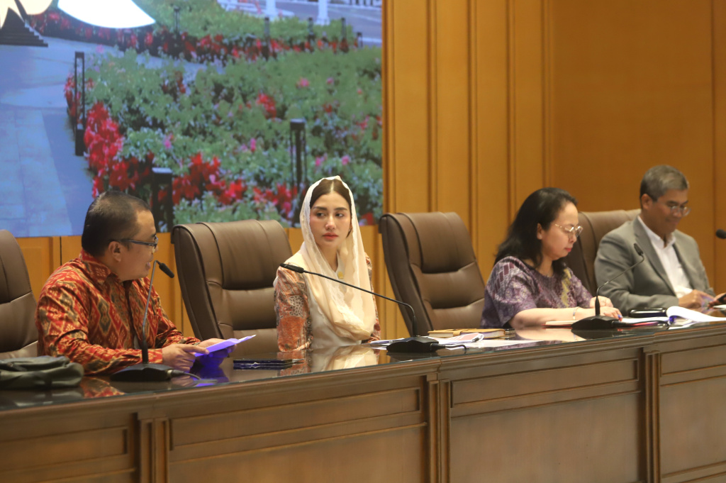 Koordinatoriat Wartawan Parlemen menggelar diskusi Strategi Mendorong Pertumbuhan Ekonomi 8 Persen