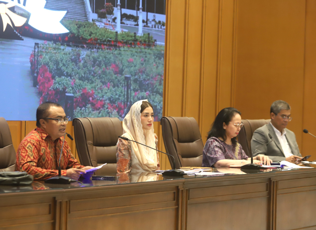 Koordinatoriat Wartawan Parlemen menggelar diskusi Strategi Mendorong Pertumbuhan Ekonomi 8 Persen