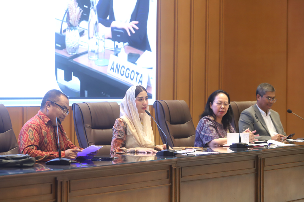 Koordinatoriat Wartawan Parlemen menggelar diskusi Strategi Mendorong Pertumbuhan Ekonomi 8 Persen