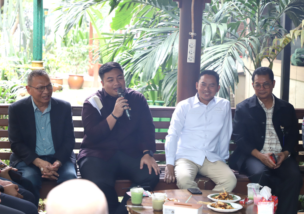 KWP menggelar Halal Bihalal media dengan anggota DPR dan beserta Kabiro DPR dan DPD (Ashar/SinPo.id)