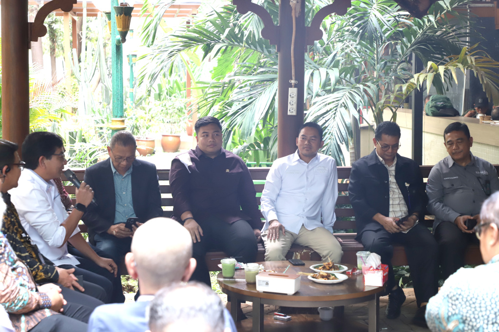 KWP menggelar Halal Bihalal media dengan anggota DPR dan beserta Kabiro DPR dan DPD (Ashar/SinPo.id)