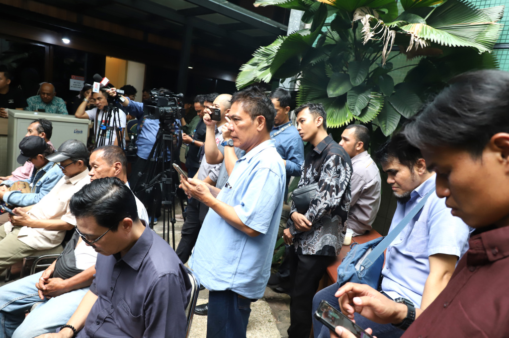 KWP menggelar Halal Bihalal media dengan anggota DPR dan beserta Kabiro DPR dan DPD (Ashar/SinPo.id)