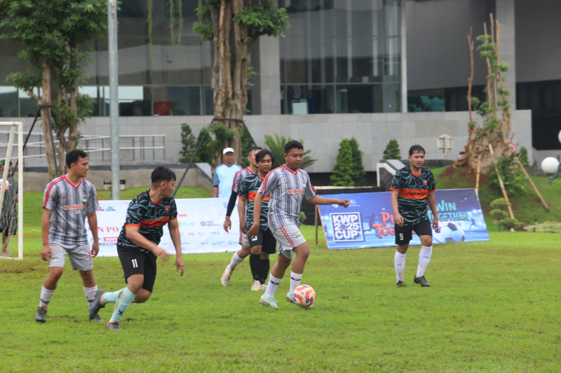 Koordinatoriat Wartawan Parlemen gelar KWP CUP Mini Soccer 2025 yang diikuti 16 tim antar desk wartawan (Ashar/SinPo.id)
