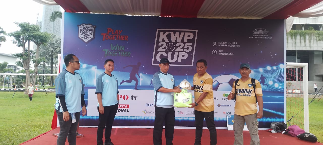 Koordinatoriat Wartawan Parlemen gelar KWP CUP Mini Soccer 2025 yang diikuti 16 tim antar desk wartawan (Ashar/SinPo.id)