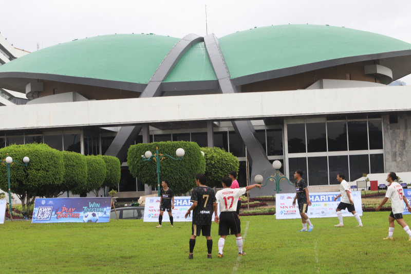 Koordinatoriat Wartawan Parlemen gelar KWP CUP Mini Soccer 2025 yang diikuti 16 tim antar desk wartawan (Ashar/SinPo.id)