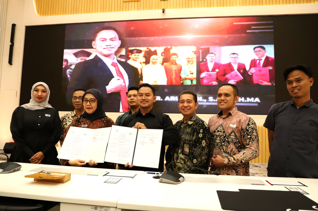 Koordinatoriat Wartawan Parlemen menggelar kerja sama program beasiswa dengan Universitas Paramadina (Ashar/SinPo.id)