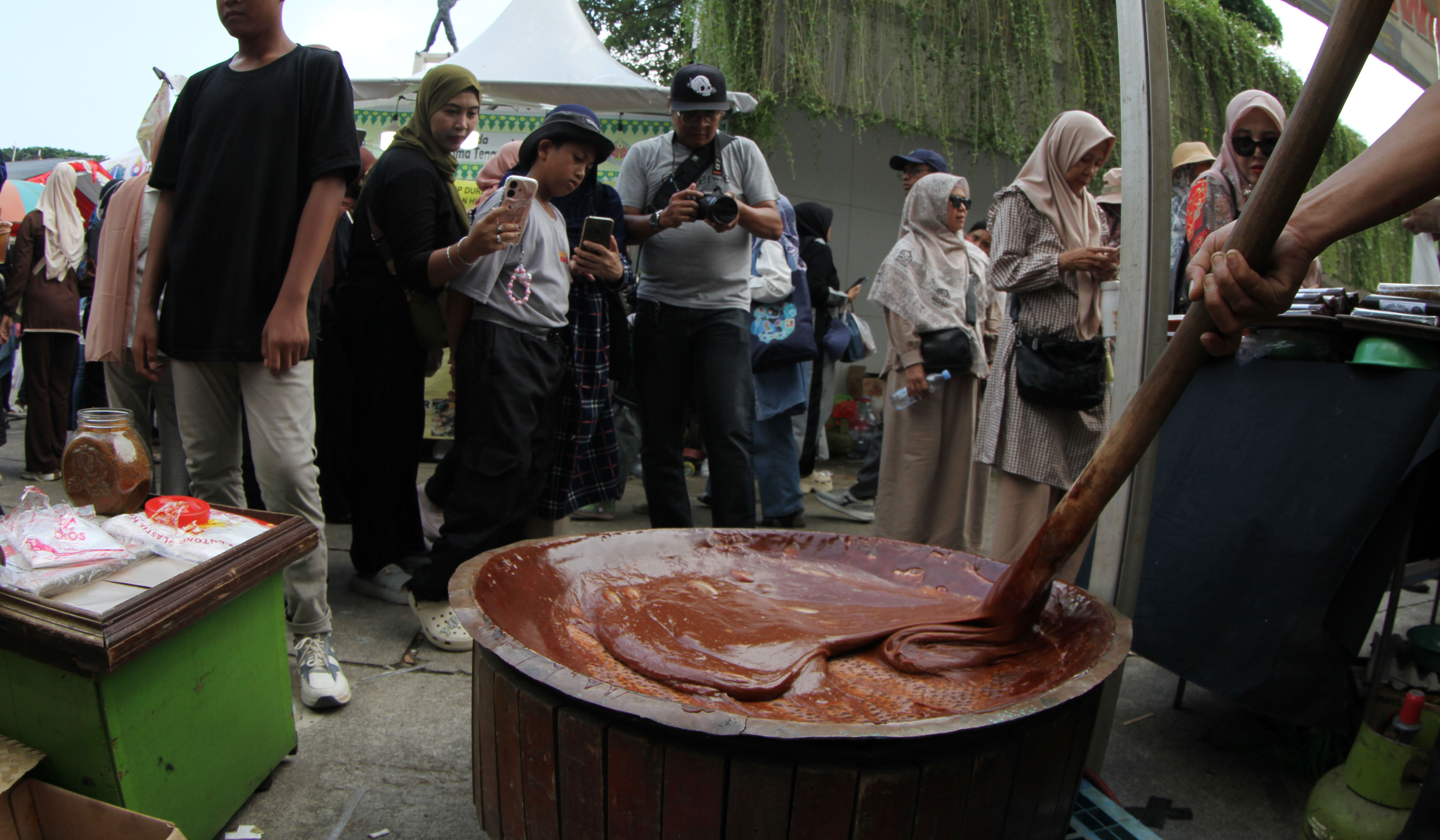 Suasana Lebaran Betawi 2026 di Lapangan Banteng, Jakarta. (Agus Priatna/SinPo.id)