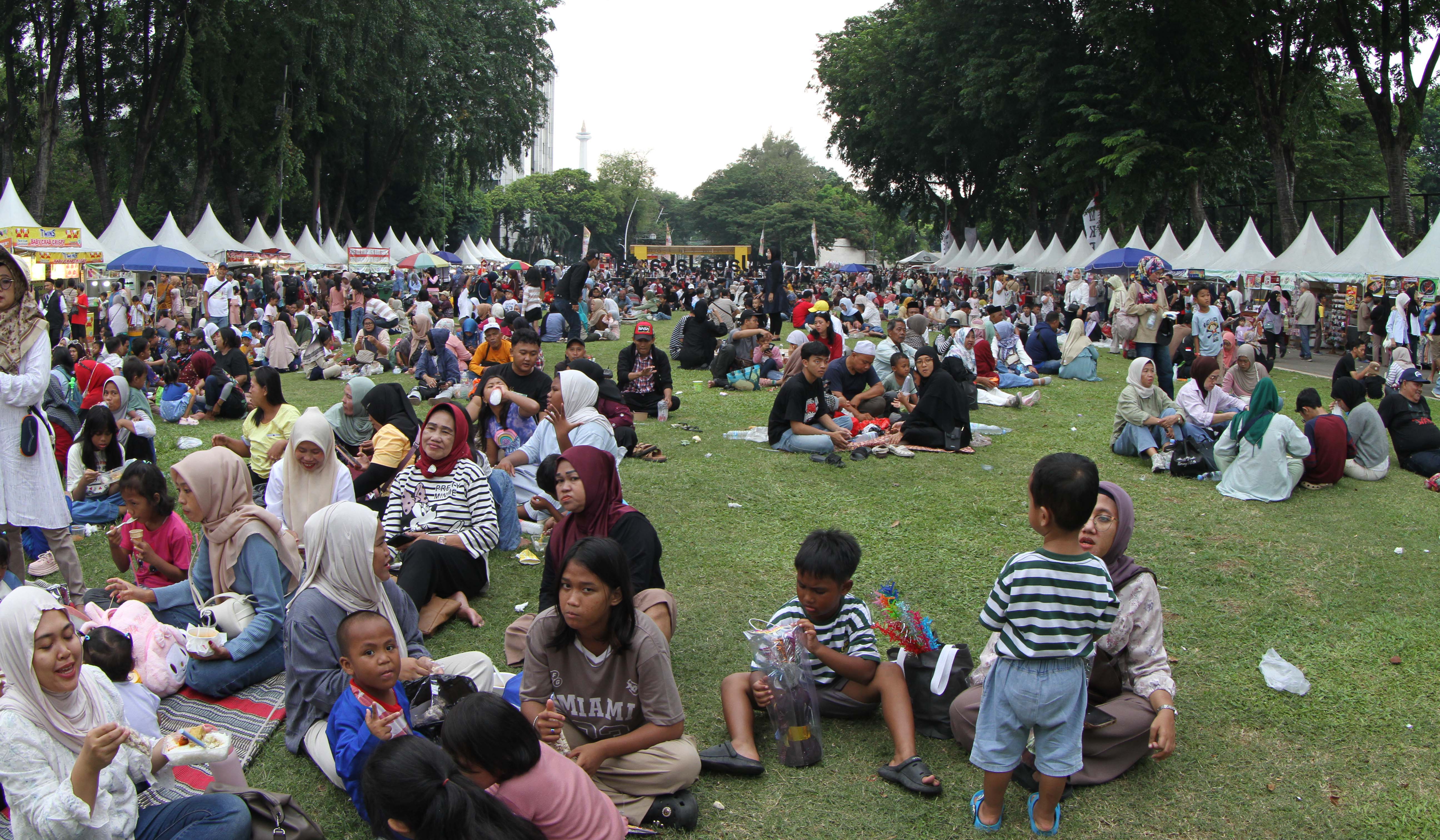 Suasana Lebaran Betawi 2026 di Lapangan Banteng, Jakarta. (Agus Priatna/SinPo.id)