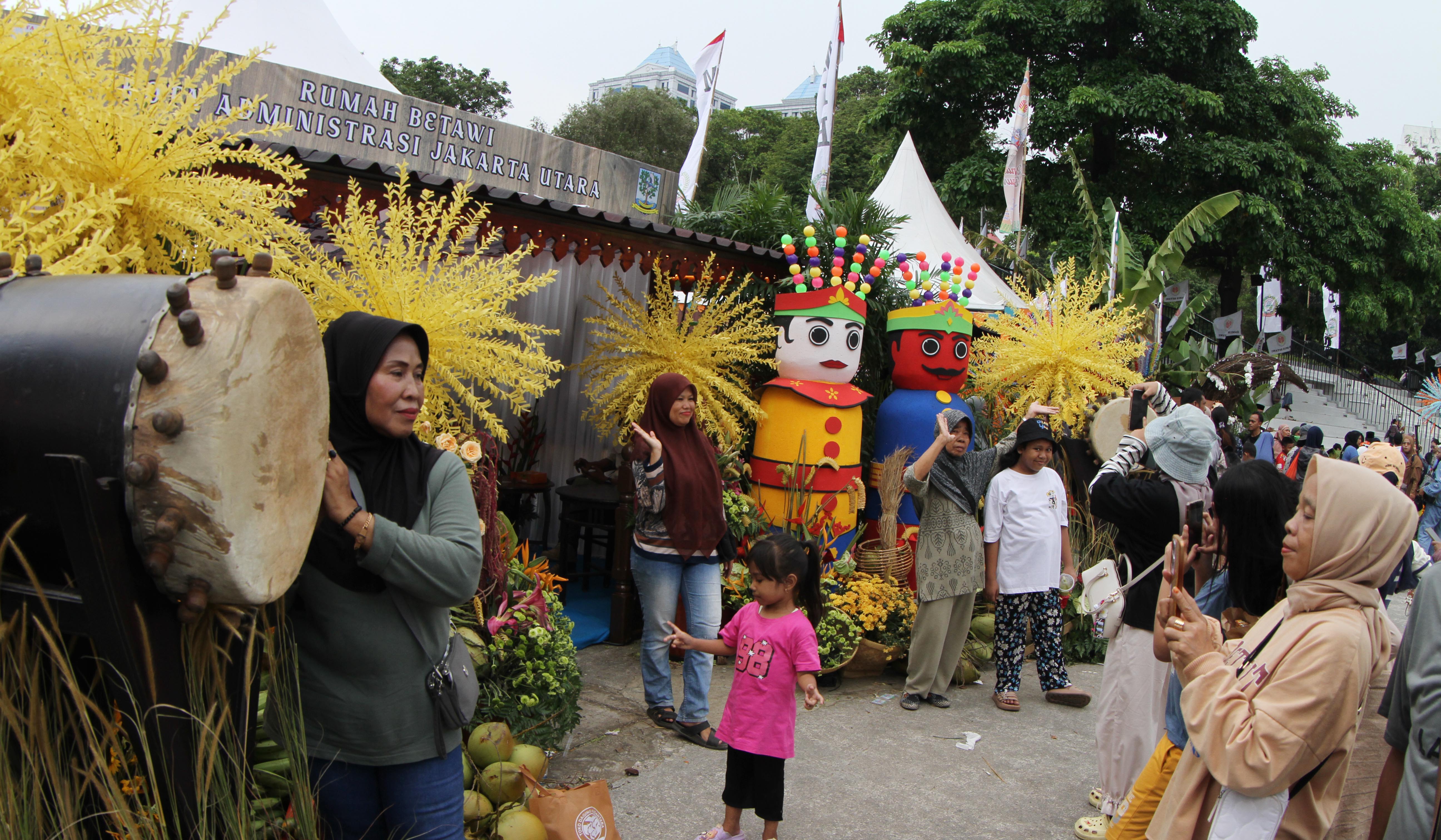 Suasana Lebaran Betawi 2026 di Lapangan Banteng, Jakarta. (Agus Priatna/SinPo.id)