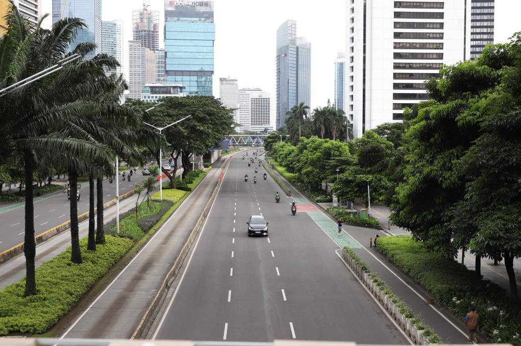 Suasana sangat lengang libur panjang tahun baru Imlek 2577 di kawasan Sudirman (Ashar/SinPo.id)