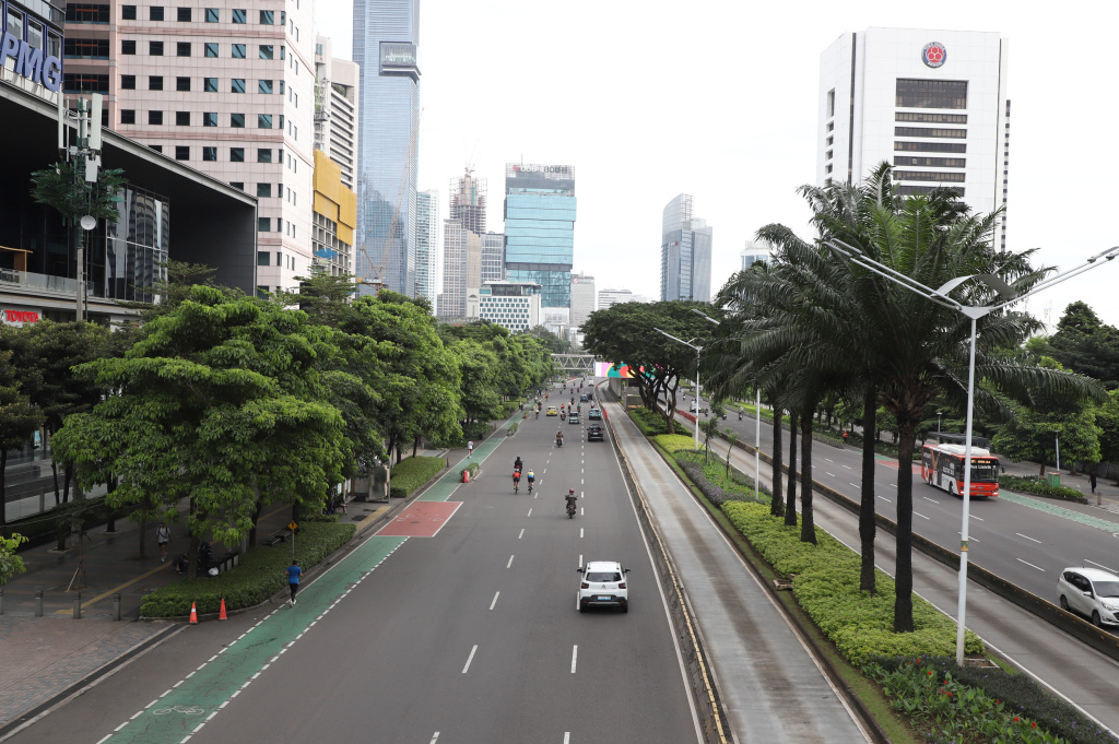 Suasana sangat lengang libur panjang tahun baru Imlek 2577 di kawasan Sudirman (Ashar/SinPo.id)