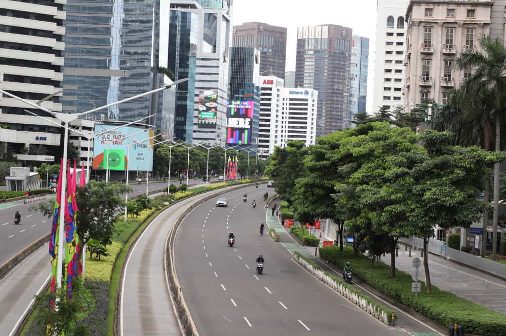 Suasana sangat lengang libur panjang tahun baru Imlek 2577 di kawasan Sudirman (Ashar/SinPo.id)
