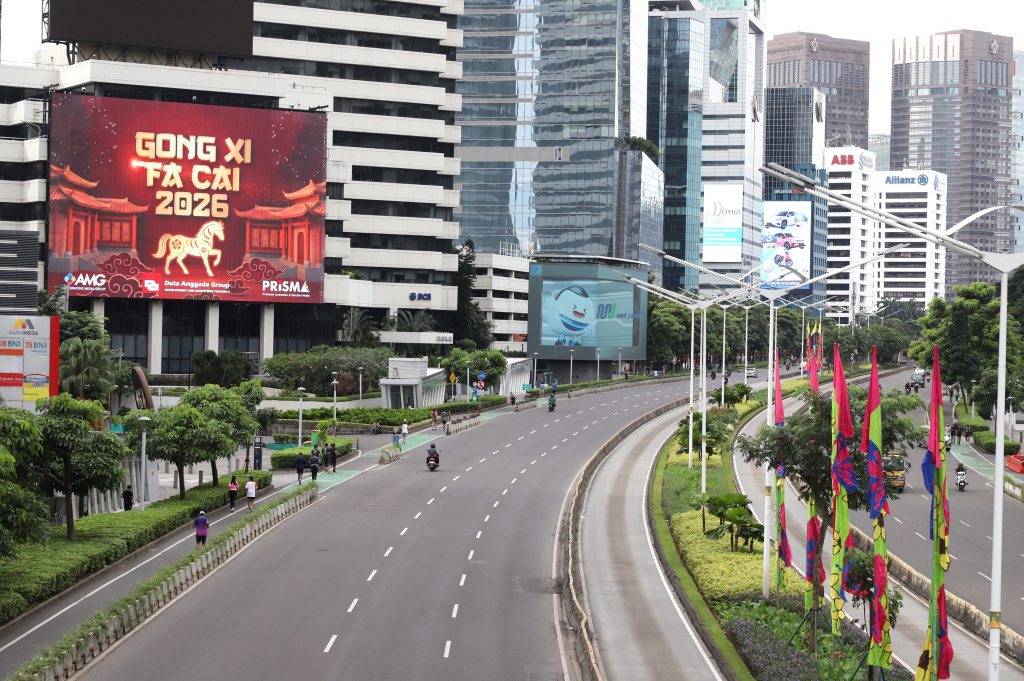 Suasana sangat lengang libur panjang tahun baru Imlek 2577 di kawasan Sudirman (Ashar/SinPo.id)