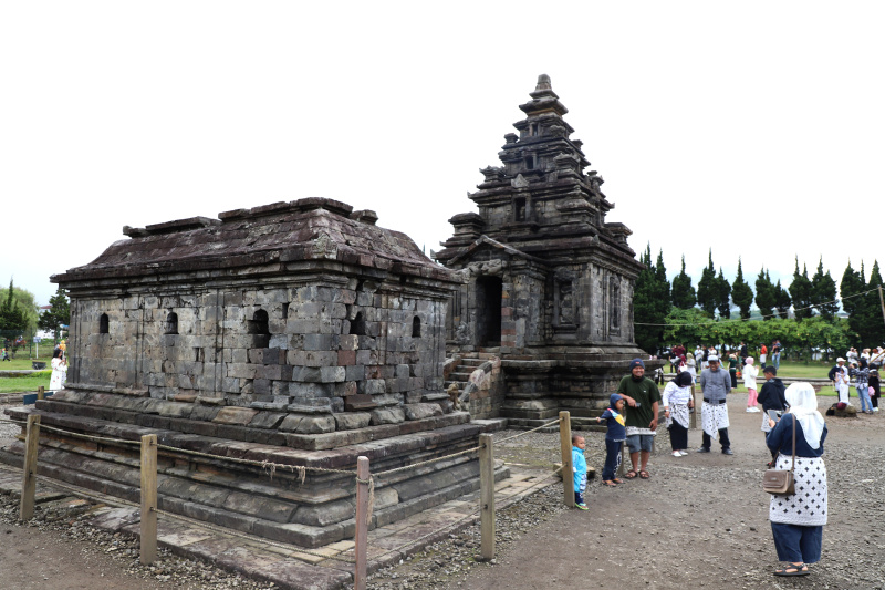 Libur panjang Waisak Wisata Dieng dipadati oleh para wisatawan lokal dan internasional (Ashar/SinPo.id)