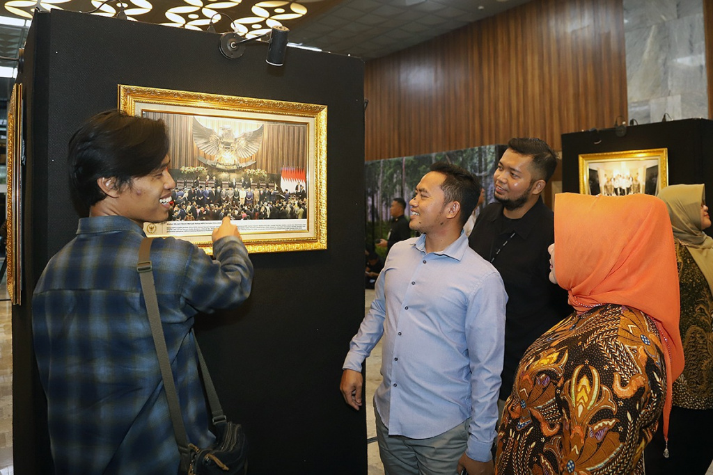 Sekjen MPR RI Siti Fauziah resmi membuka Lomba Anugerah Jurnalistik MPR RI (Ashar/SinPo.id)