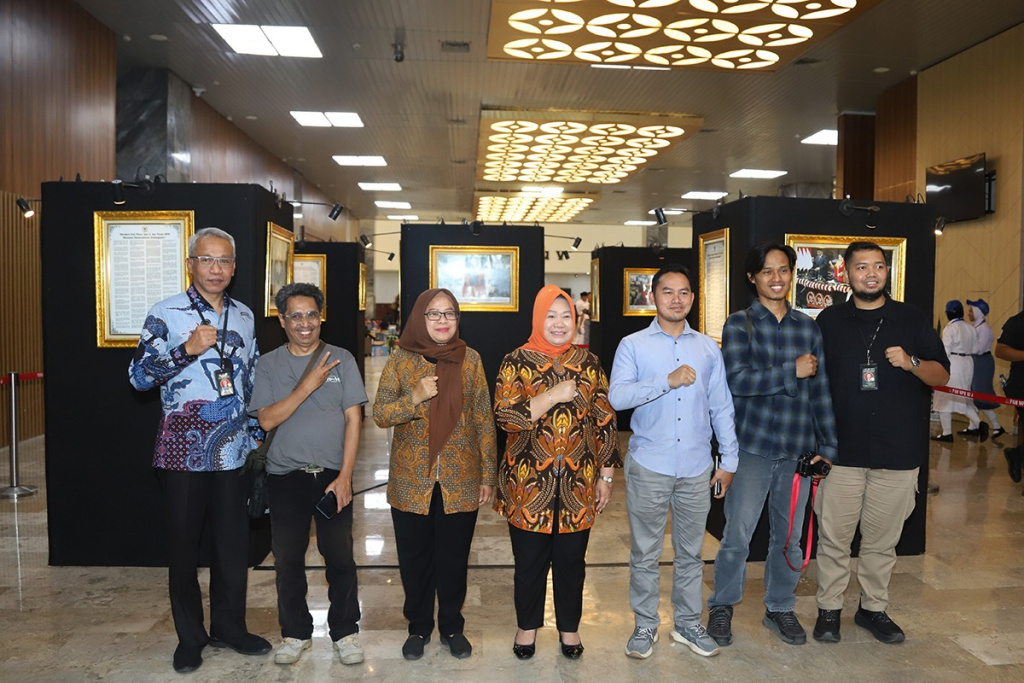 Sekjen MPR RI Siti Fauziah resmi membuka Lomba Anugerah Jurnalistik MPR RI (Ashar/SinPo.id)