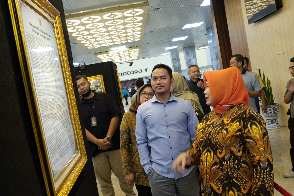 Sekjen MPR RI Siti Fauziah resmi membuka Lomba Anugerah Jurnalistik MPR RI (Ashar/SinPo.id)