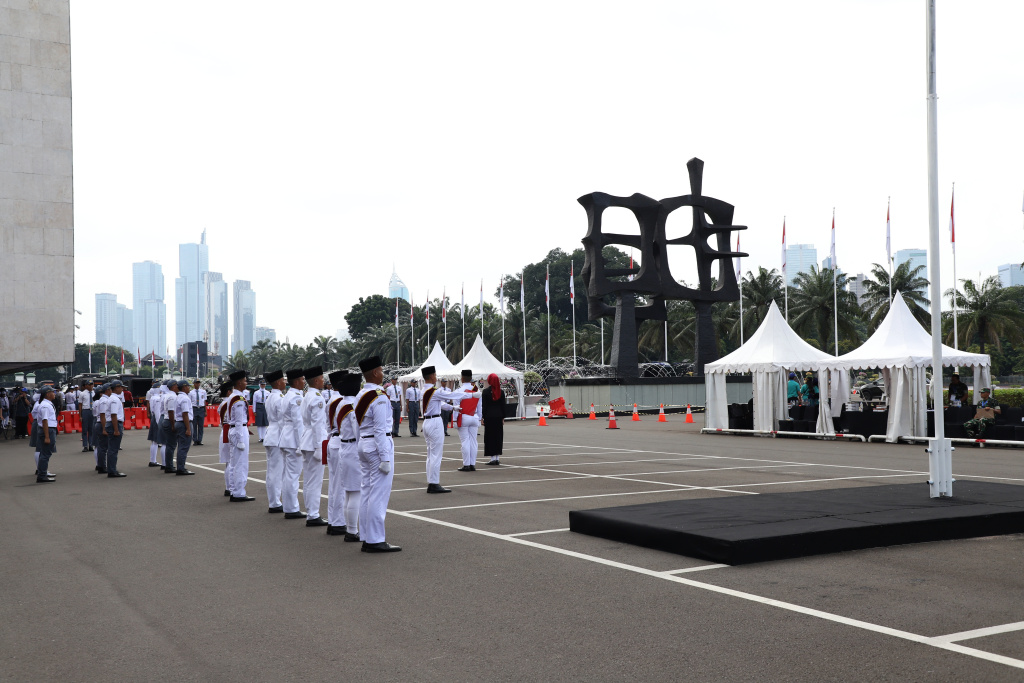 Lomba paskibraka dalam peringatan Hari Konstitusi ke-80 MPR RI (Ashar/SinPo.id)