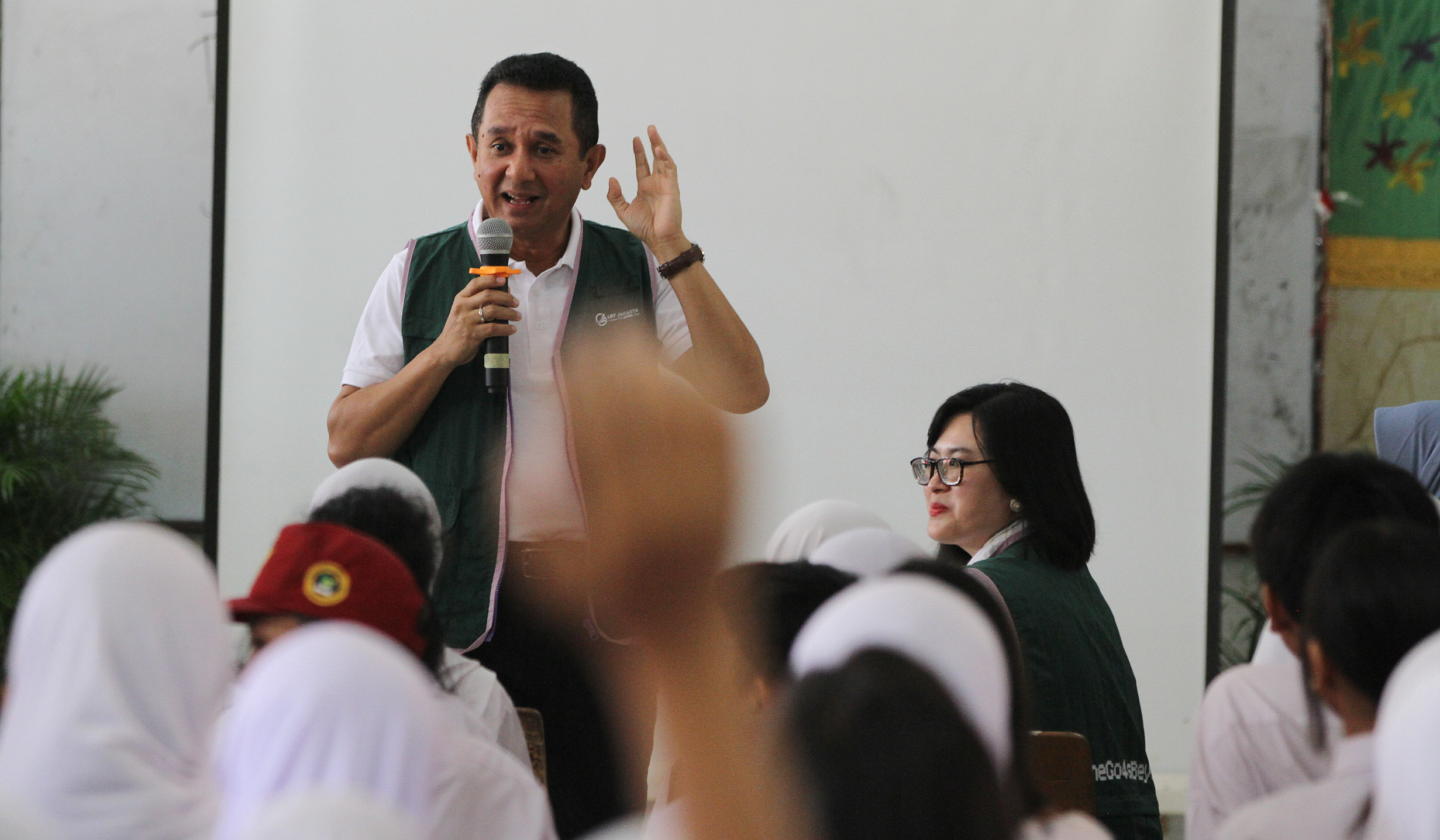 Edukasi transportasi publik. (Agus Priatna/SinPo.id)