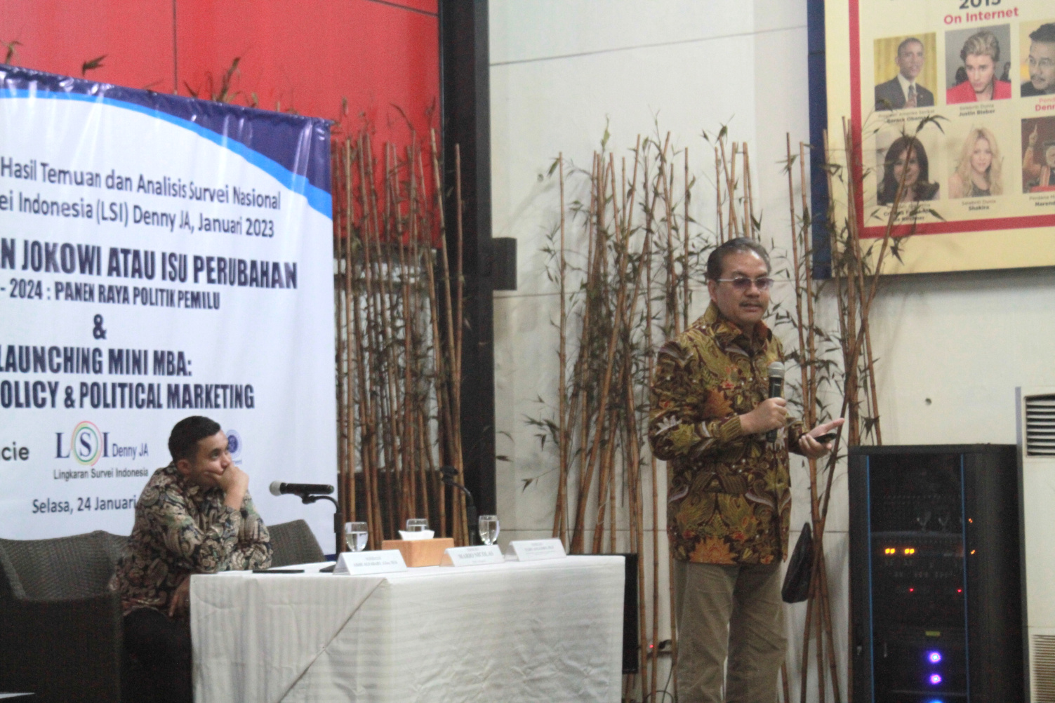 LSI Denny JA gelar analisis survei Melanjutkan Jokowi atau Isu Perubahan (Ashar/SinPo.id)