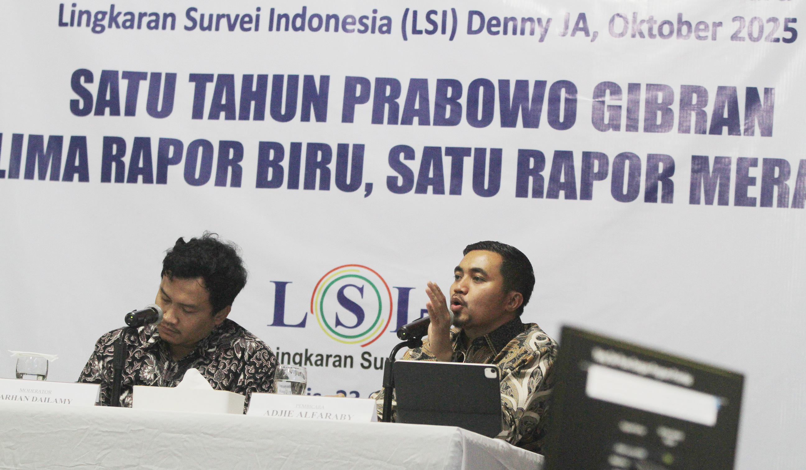 Paparan hasil survei LSI Denny JA. (Agus Priatna/SinPo.id)