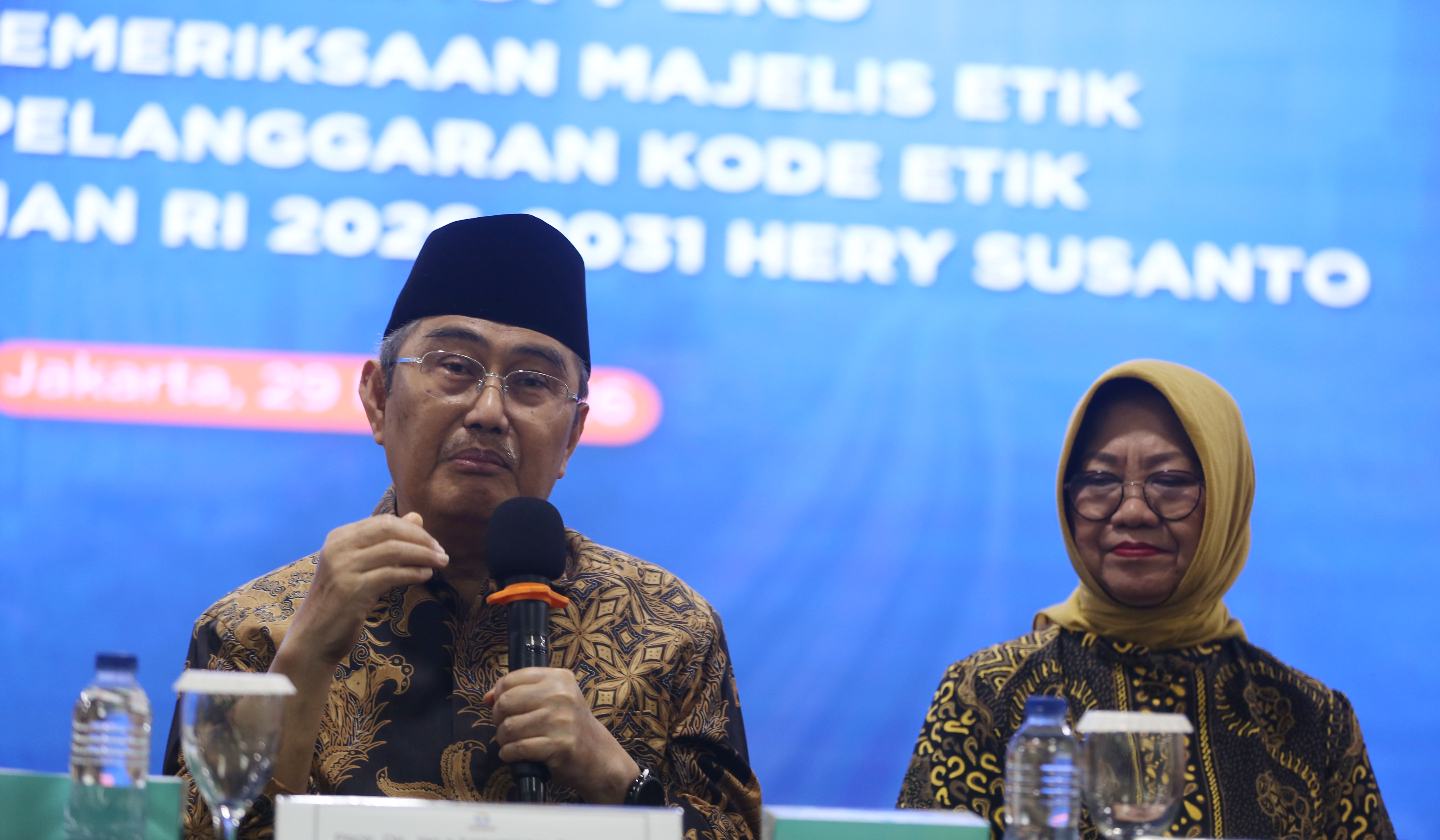 Konferensi pers Majelis Etik Ombudsman RI. (Agus Priatna/SinPo.id)