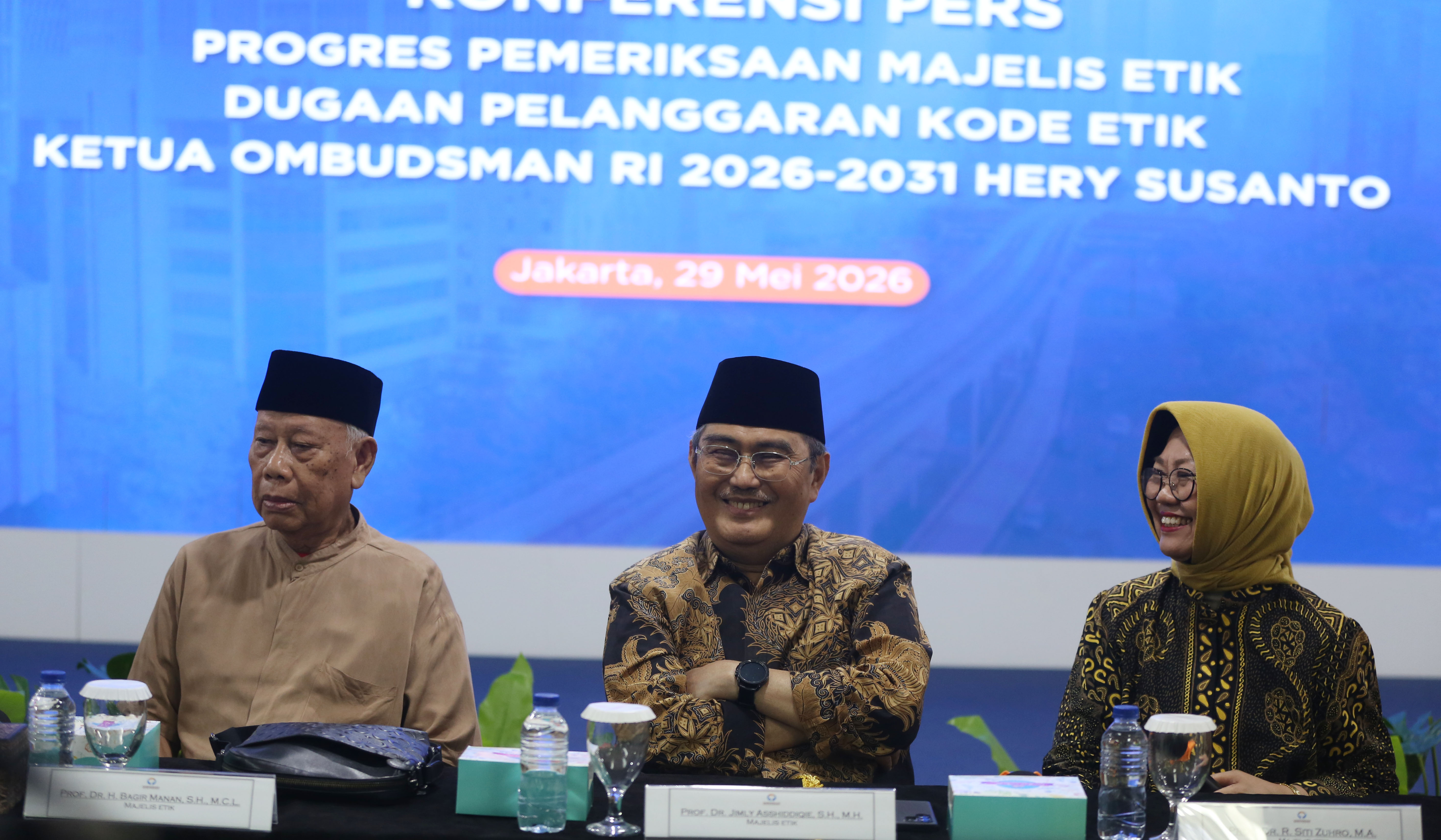 Konferensi pers Majelis Etik Ombudsman RI. (Agus Priatna/SinPo.id)