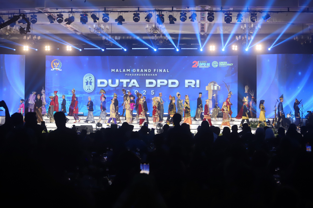 Ketua DPD RI Sultan B Najamudin menghadiri malam puncak Grand Final Duta DPD di Balai Sudirman (Ashar/SinPo.id)