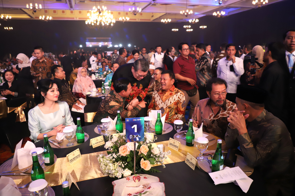 Ketua DPD RI Sultan B Najamudin menghadiri malam puncak Grand Final Duta DPD di Balai Sudirman (Ashar/SinPo.id)