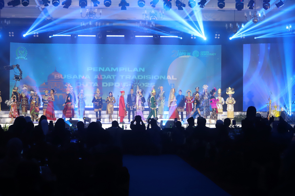 Ketua DPD RI Sultan B Najamudin menghadiri malam puncak Grand Final Duta DPD di Balai Sudirman (Ashar/SinPo.id)