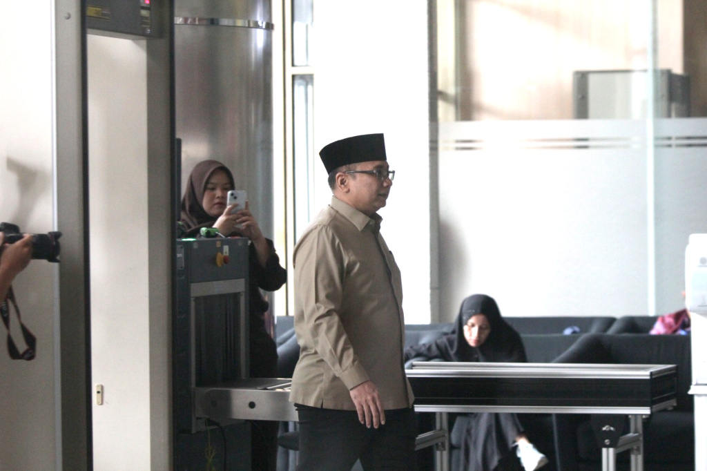 Mantan Menteri Agama Yaqut Cholil Qoumas kembali menjalani pemeriksaan oleh KPK sebagai saksi terkait kasus dugaan korupsi Kouta Haji di Kementerian Agama pada tahun 2023-2024 (Ashar/SinPo.id)