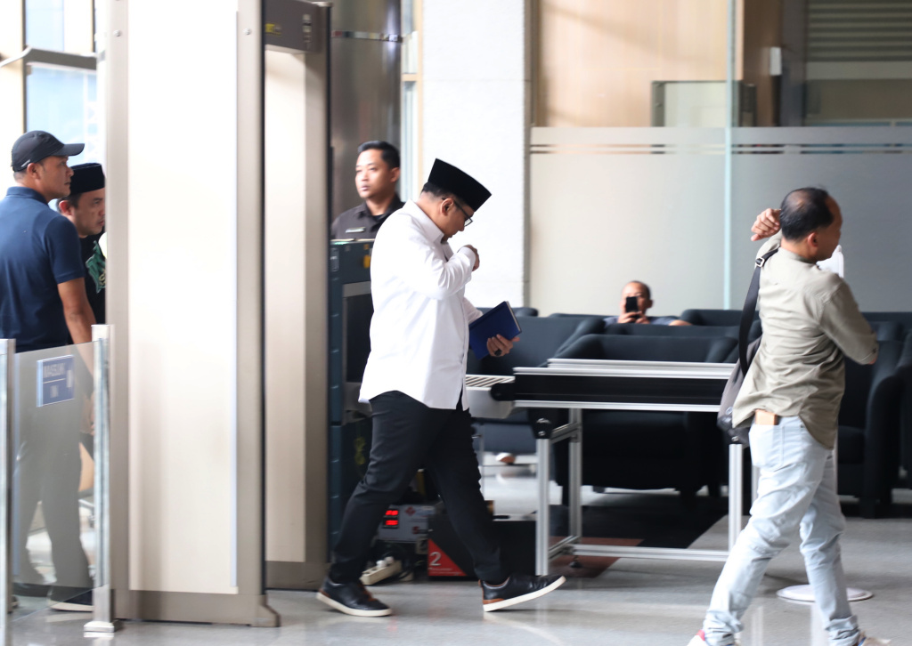 Eks Menteri Agama Yaqut Cholil Qoumas kembali menjalani pemeriksaan sebagai saksi tersangka terkait kasus dugaan korupsi Kouta Haji 2023-2024 (Ashar/SinPo.id)