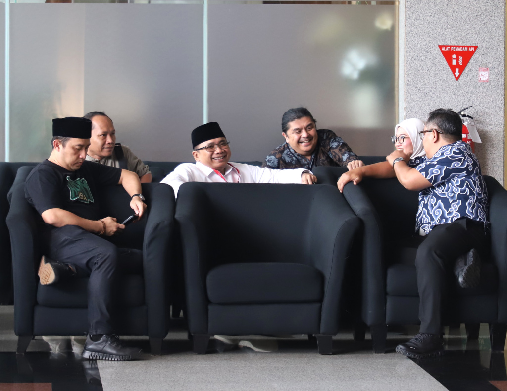 Eks Menteri Agama Yaqut Cholil Qoumas kembali menjalani pemeriksaan sebagai saksi tersangka terkait kasus dugaan korupsi Kouta Haji 2023-2024 (Ashar/SinPo.id)