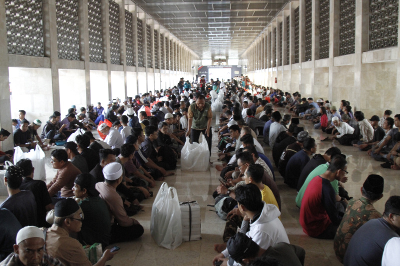 Masjid Istiqlal gelar buka puasa bersama di hari pertama awal puasa (Ashar/SinPo.id)