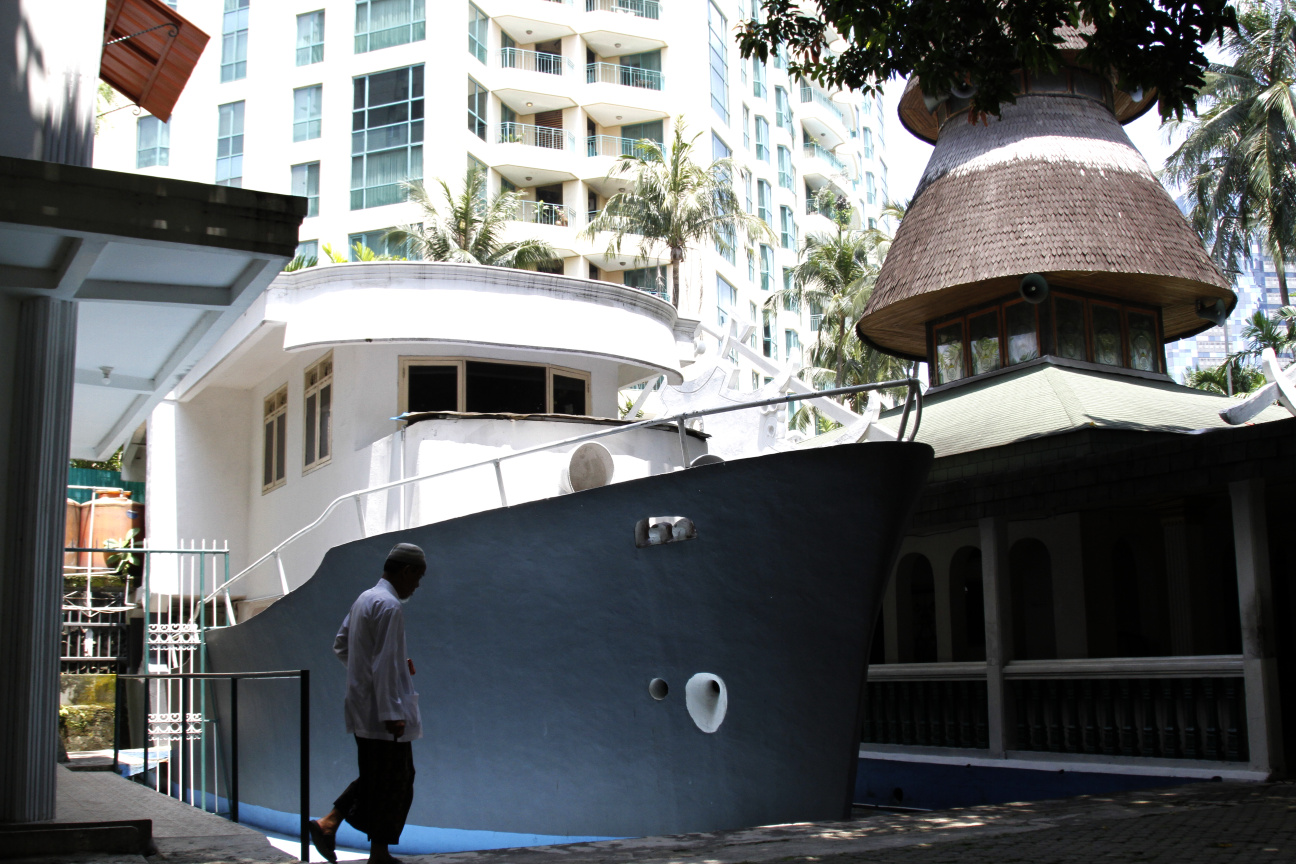 Masjid Perahu ini dibangun pada tahun 1960 dan terinpirasi dari kisah cerita Nabi Nuh yang membangun Kapal Besar untuk menyelematkan Umatnya (Ashar/SinPo.id)