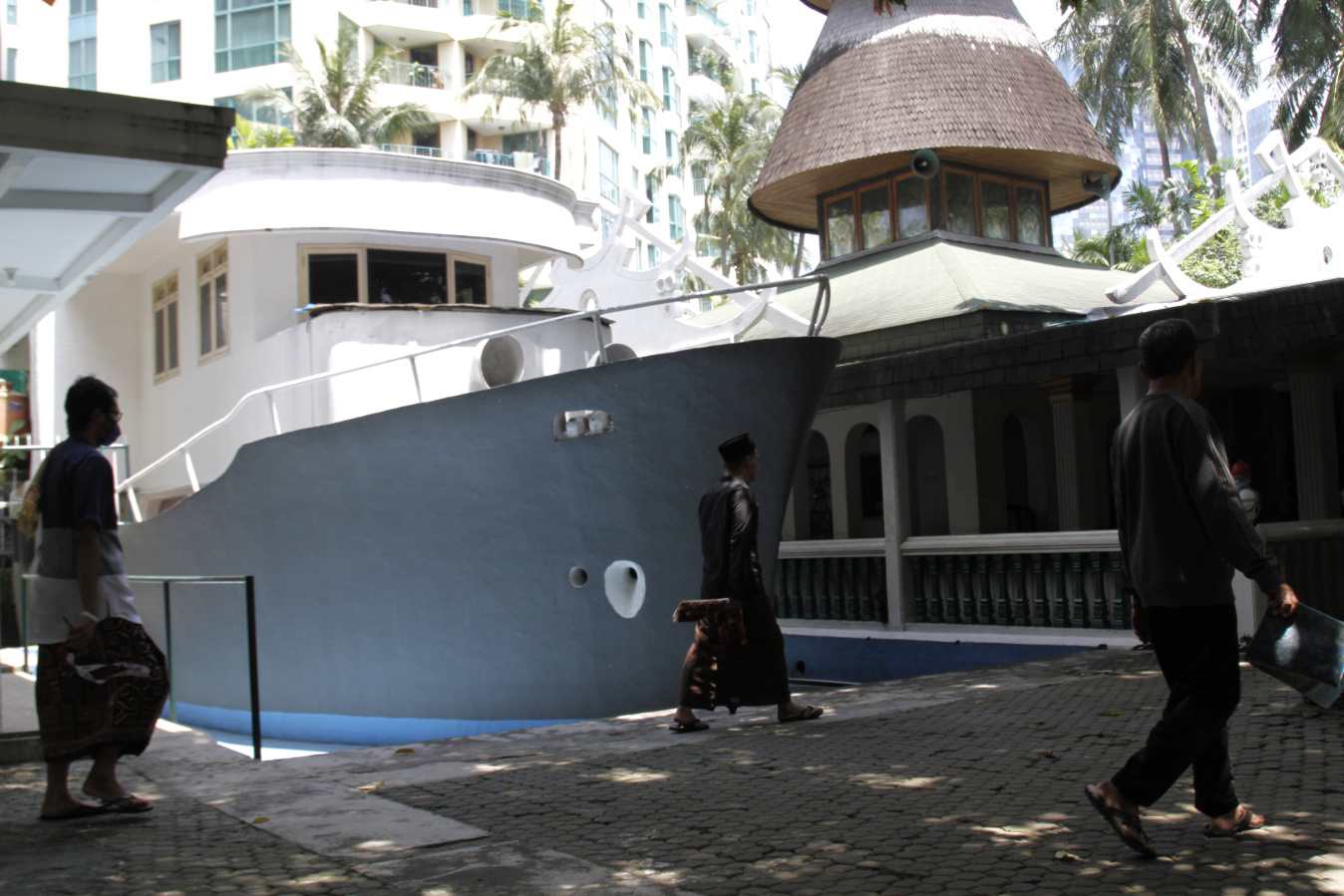 Masjid Perahu ini dibangun pada tahun 1960 dan terinpirasi dari kisah cerita Nabi Nuh yang membangun Kapal Besar untuk menyelematkan Umatnya (Ashar/SinPo.id)