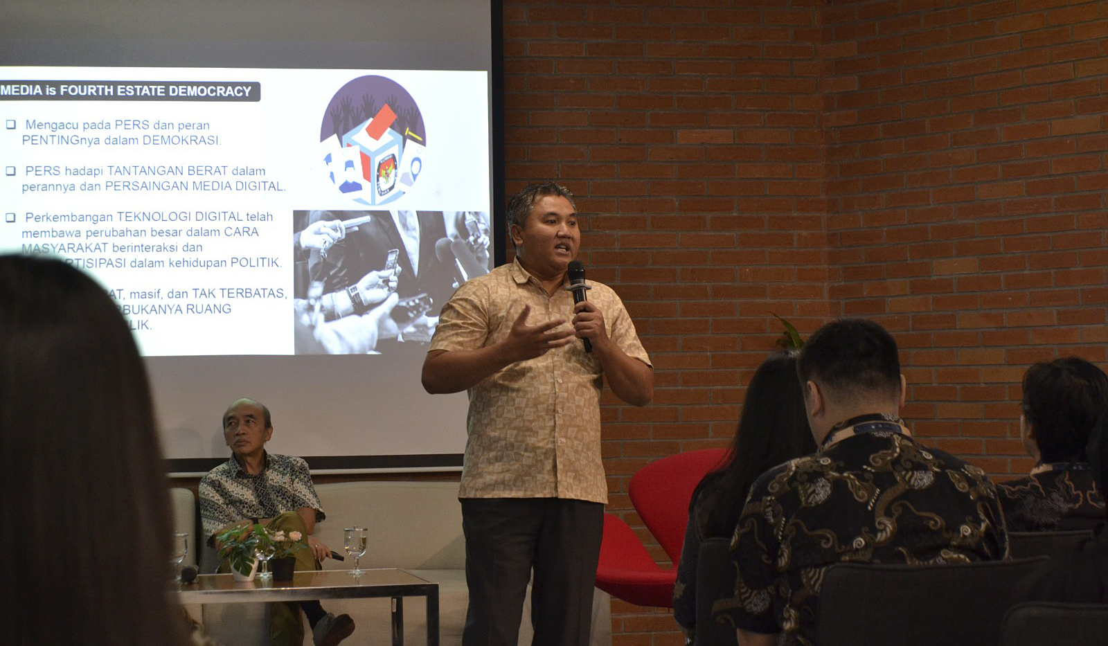 Diskusi peran media di era digital. (Agus Priatna/SinPo.id)