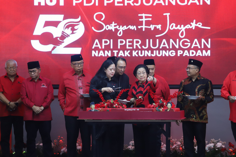 Ketua Umum PDIP Megawati Soekarnoputri menghadiri HUT ke-52 PDIP yang bertema