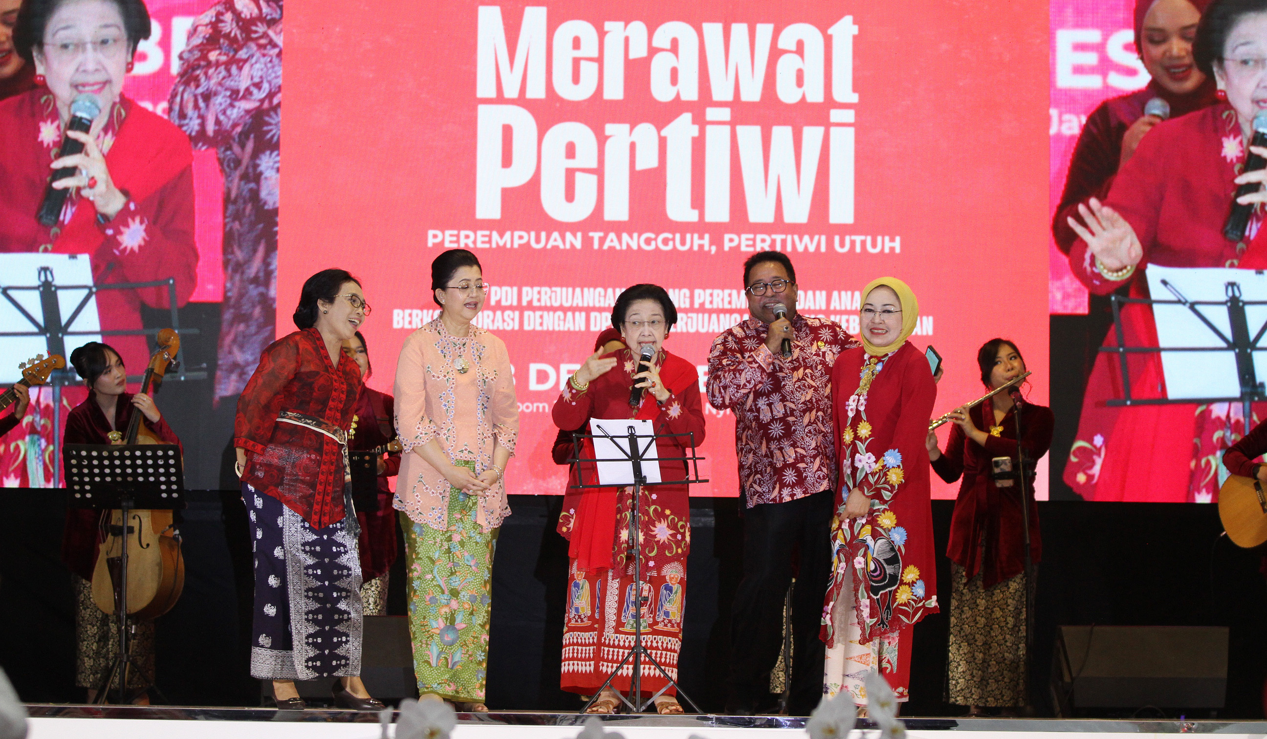 PDIP gelar peringatan Hari Ibu. (Agus Priatna/SinPo.id)