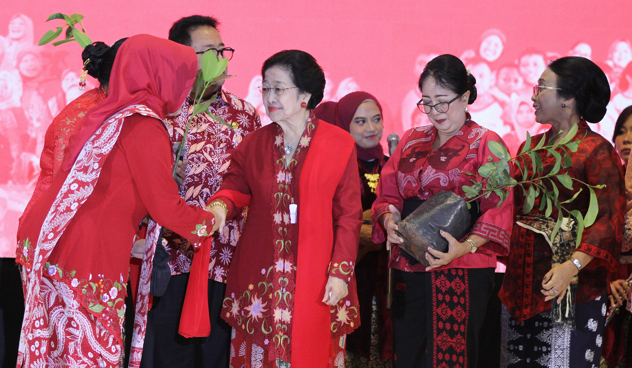 PDIP gelar peringatan Hari Ibu. (Agus Priatna/SinPo.id)