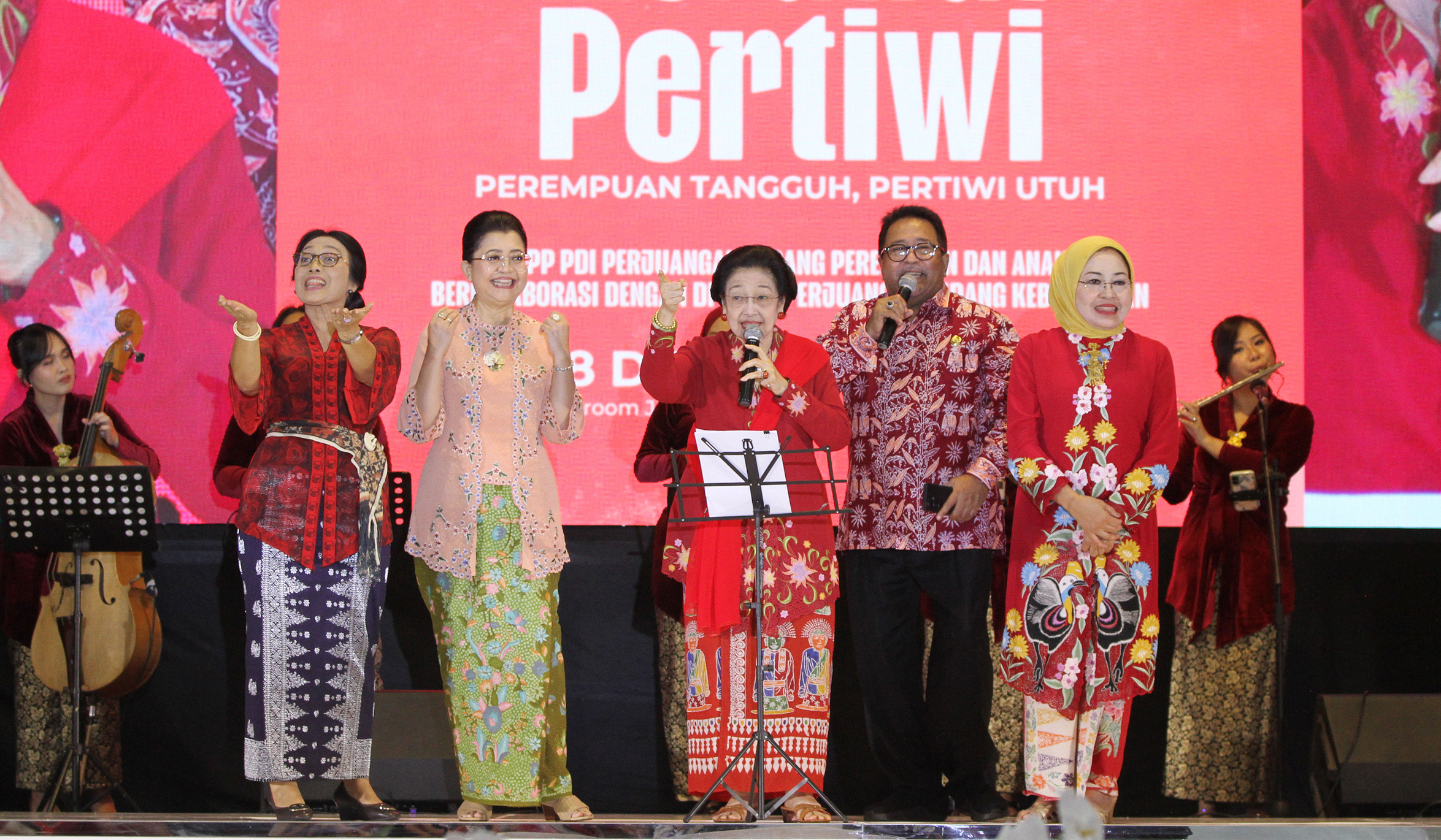 PDIP gelar peringatan Hari Ibu. (Agus Priatna/SinPo.id)