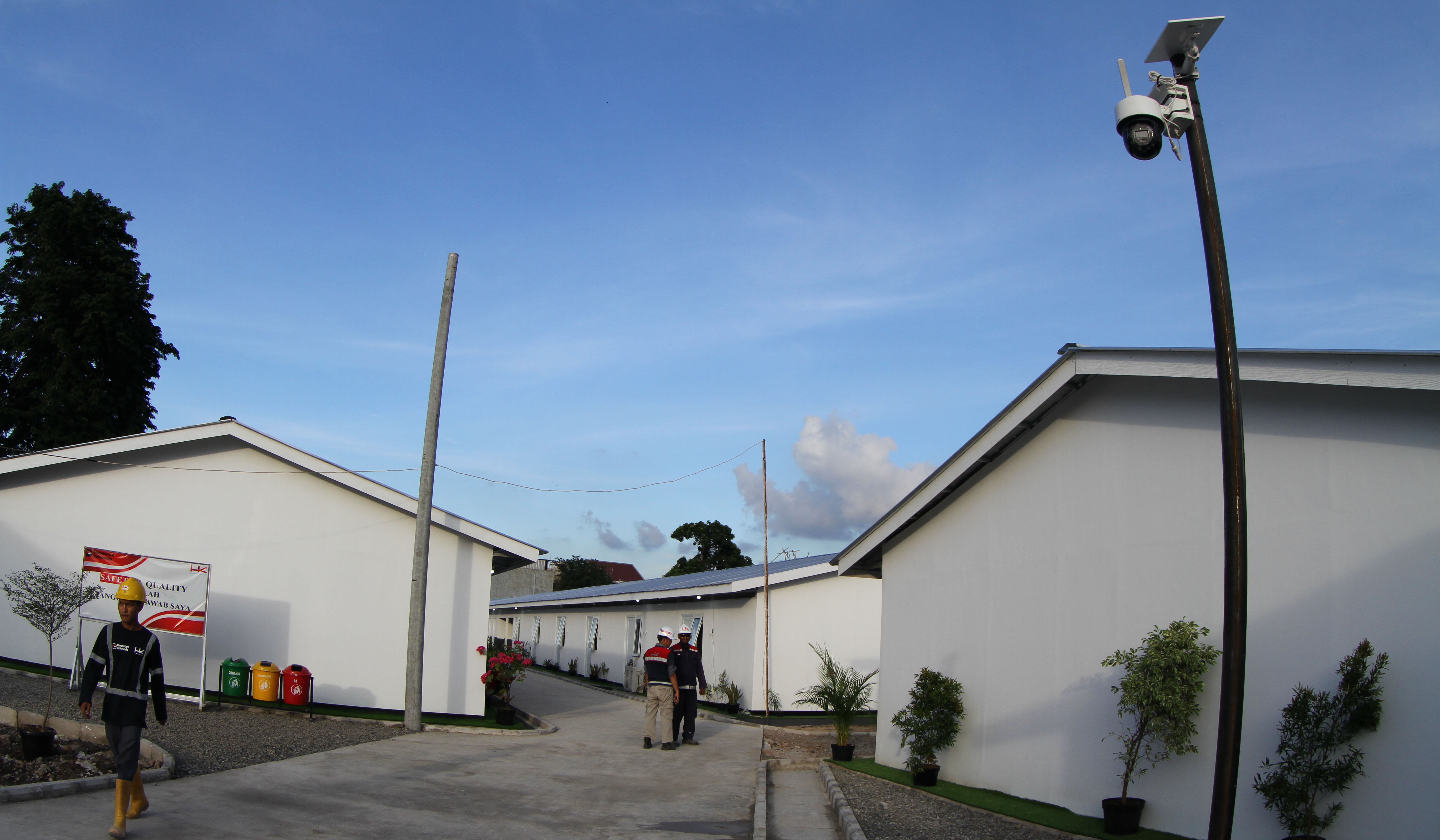 Pembangunan 324 unit huntara bagi warga bantaran rel Senen. (Agus Priatna/SinPo.id)