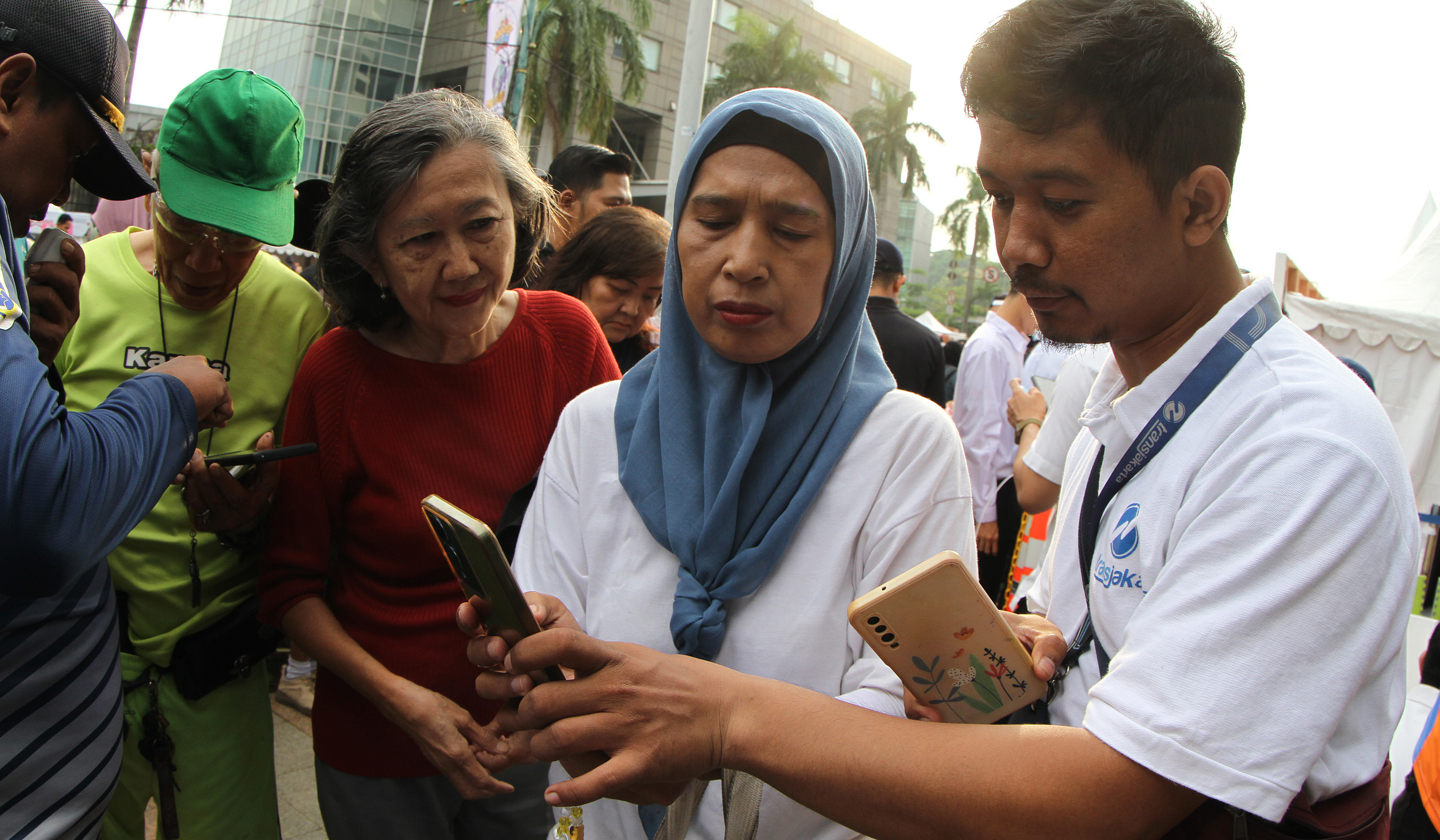 Pendaftaran KLG Lansia. (Agus Priatna/SinPo.id)