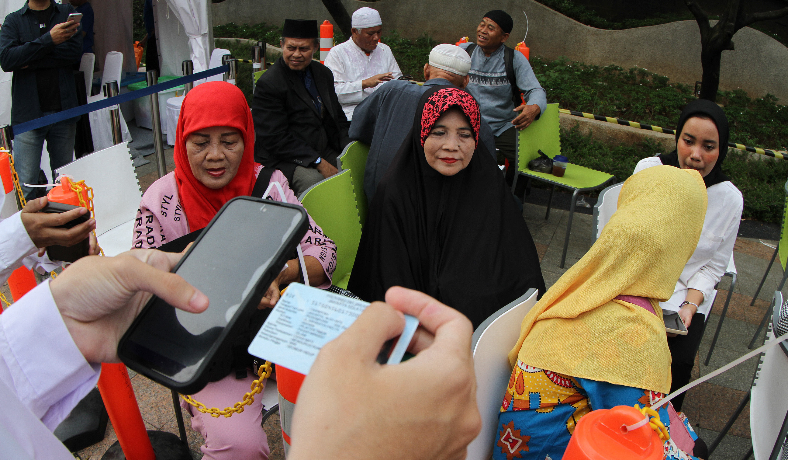 Pendaftaran KLG Lansia. (Agus Priatna/SinPo.id)